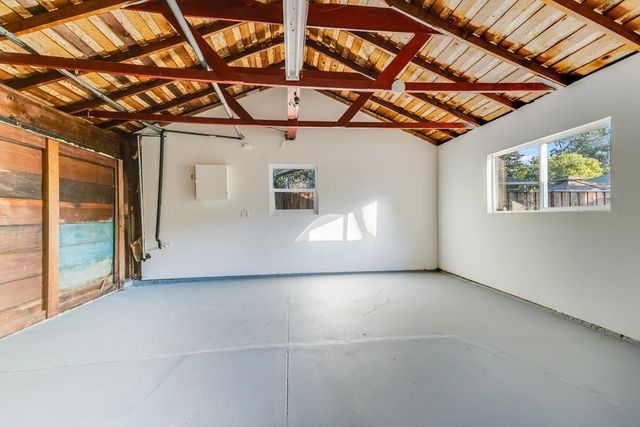 2620 Middlefield Road, Palo Alto, CA 94306