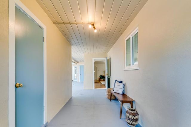 2620 Middlefield Road, Palo Alto, CA 94306