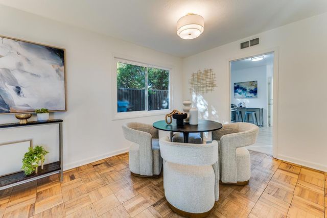 2620 Middlefield Road, Palo Alto, CA 94306