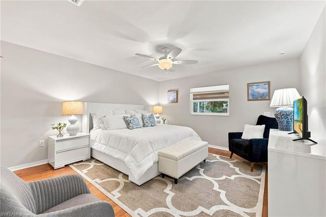 8732 Querce CT, Naples, FL 34114