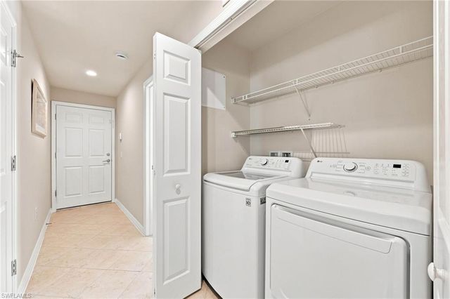 8732 Querce CT, Naples, FL 34114