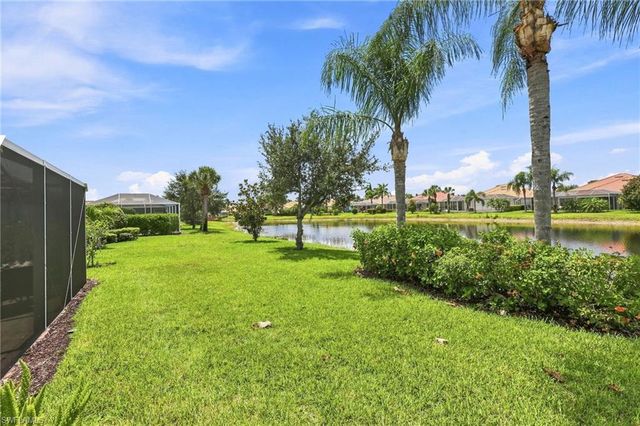 8732 Querce CT, Naples, FL 34114