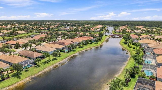 8732 Querce CT, Naples, FL 34114