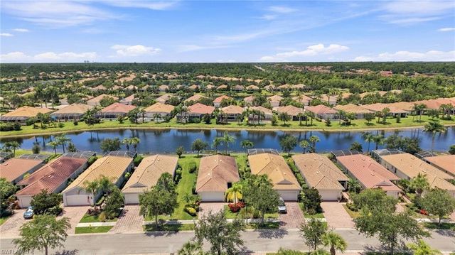 8732 Querce CT, Naples, FL 34114