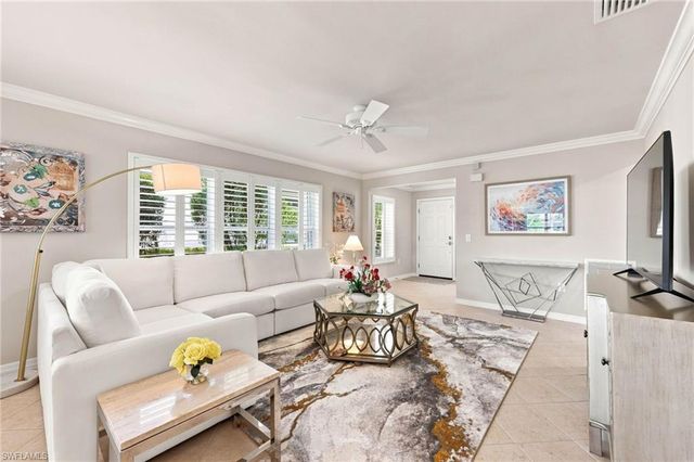 8732 Querce CT, Naples, FL 34114