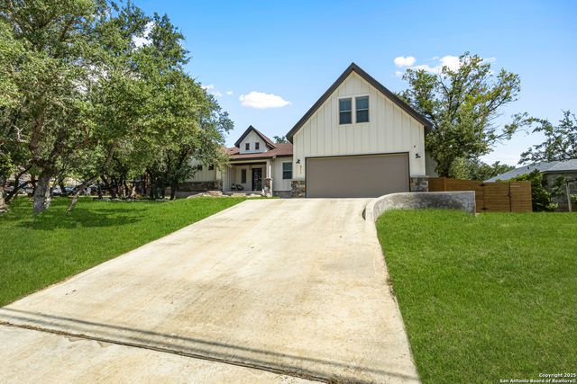 211 Spacious Sky, San Antonio, TX 78260