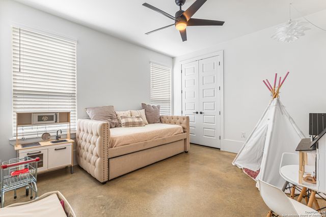 211 Spacious Sky, San Antonio, TX 78260