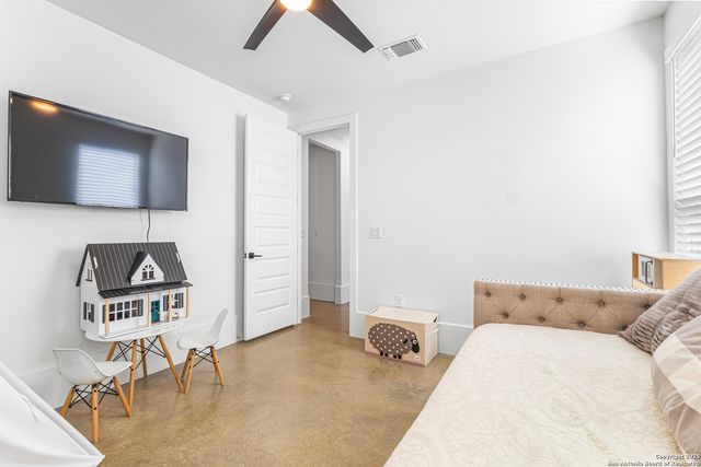 211 Spacious Sky, San Antonio, TX 78260