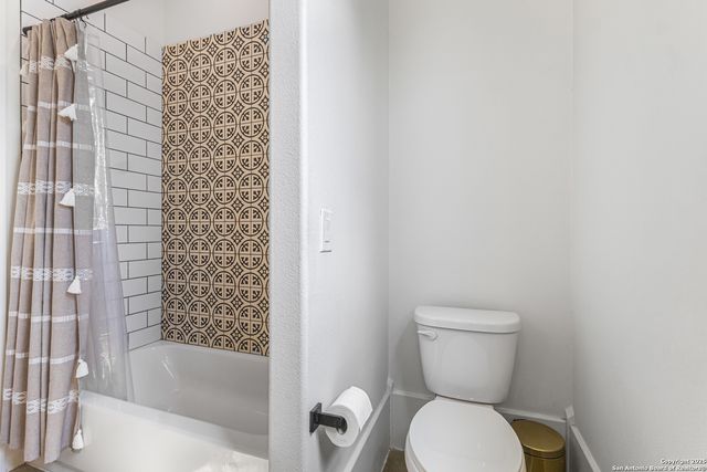 211 Spacious Sky, San Antonio, TX 78260