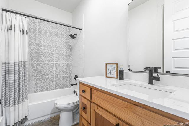 211 Spacious Sky, San Antonio, TX 78260