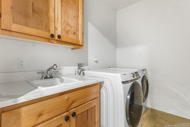 211 Spacious Sky, San Antonio, TX 78260