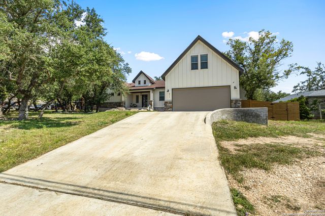 211 Spacious Sky, San Antonio, TX 78260