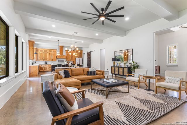 211 Spacious Sky, San Antonio, TX 78260