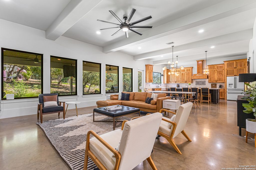 211 Spacious Sky, San Antonio, TX 78260