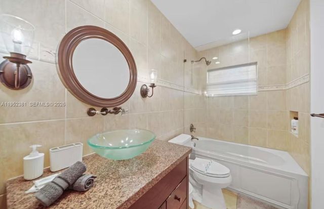 2424 NE 9th St 307, Fort Lauderdale, FL 33304