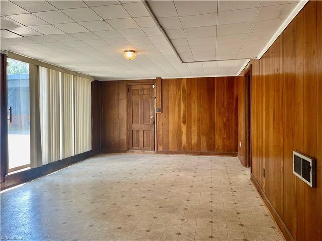 201 Broadview Avenue, Lexington, NC 27295
