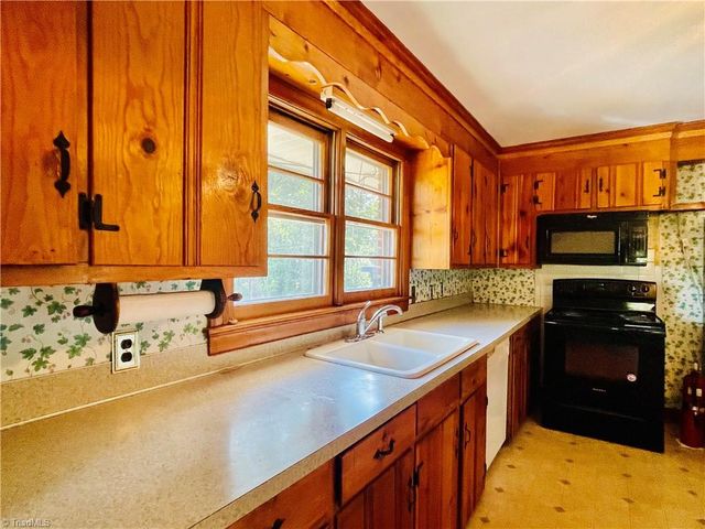 201 Broadview Avenue, Lexington, NC 27295