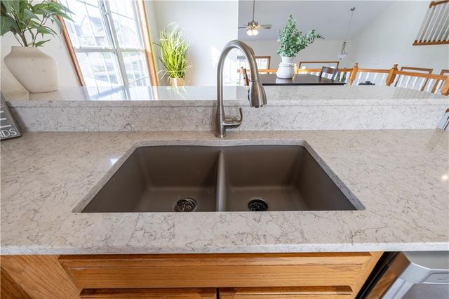 4608 Heatherwood Court, St Joseph, MO 64506