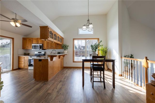 4608 Heatherwood Court, St Joseph, MO 64506