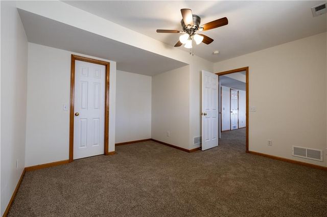 4608 Heatherwood Court, St Joseph, MO 64506