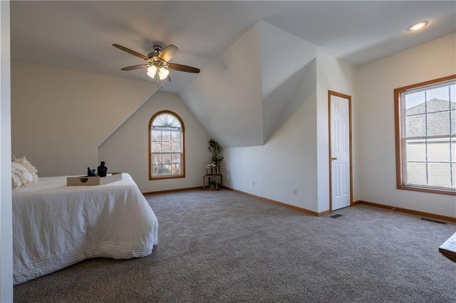 4608 Heatherwood Court, St Joseph, MO 64506