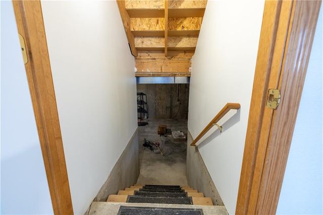 4608 Heatherwood Court, St Joseph, MO 64506