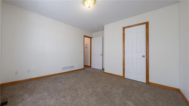 4608 Heatherwood Court, St Joseph, MO 64506