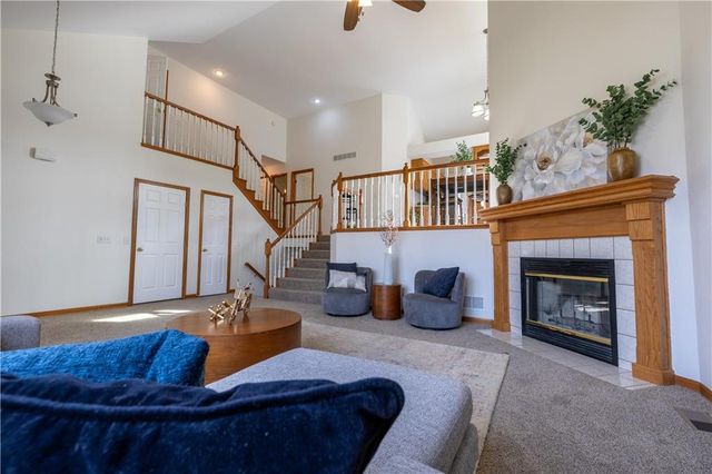 4608 Heatherwood Court, St Joseph, MO 64506