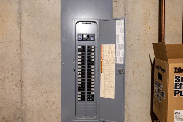 4608 Heatherwood Court, St Joseph, MO 64506