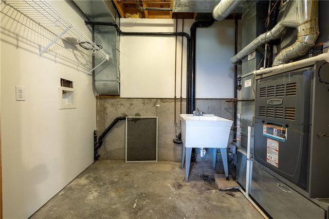 4608 Heatherwood Court, St Joseph, MO 64506