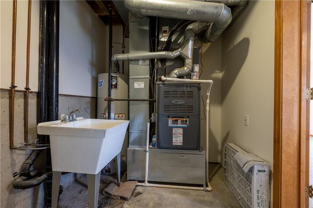 4608 Heatherwood Court, St Joseph, MO 64506