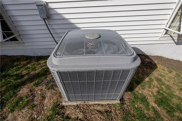 4608 Heatherwood Court, St Joseph, MO 64506