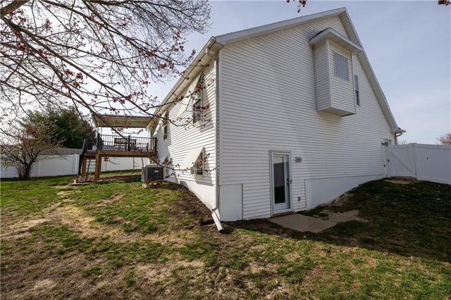 4608 Heatherwood Court, St Joseph, MO 64506