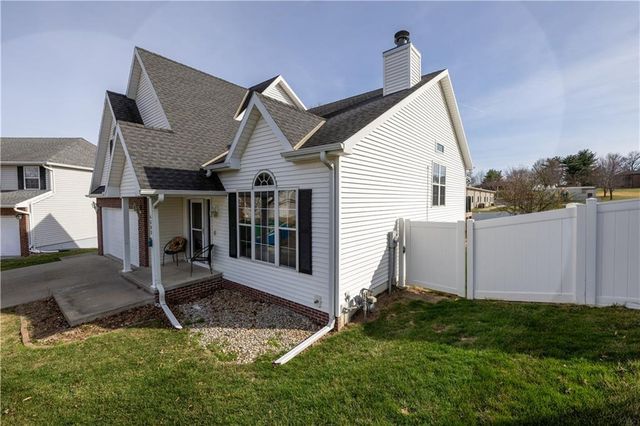 4608 Heatherwood Court, St Joseph, MO 64506