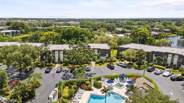 1656 Spoonbill LN B, Naples, FL 34105