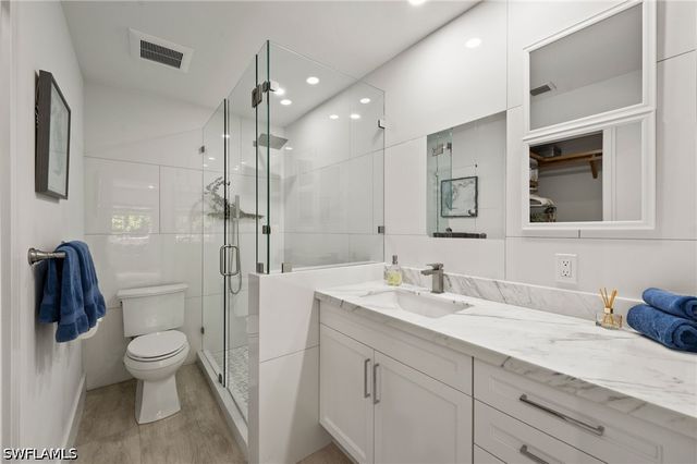 1656 Spoonbill LN B, Naples, FL 34105