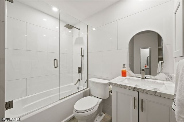 1656 Spoonbill LN B, Naples, FL 34105