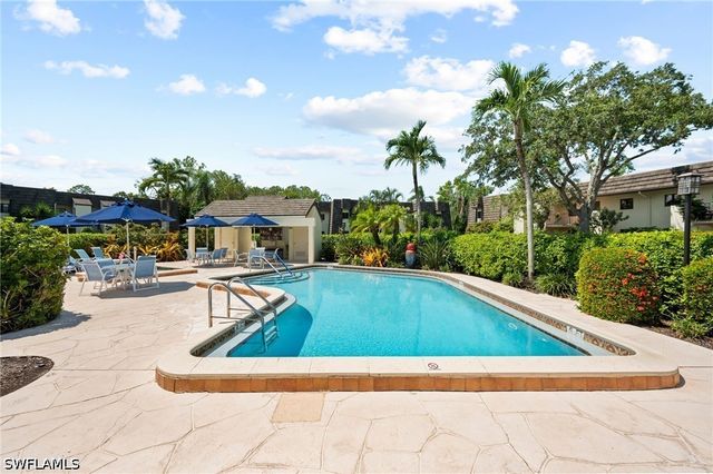 1656 Spoonbill LN B, Naples, FL 34105
