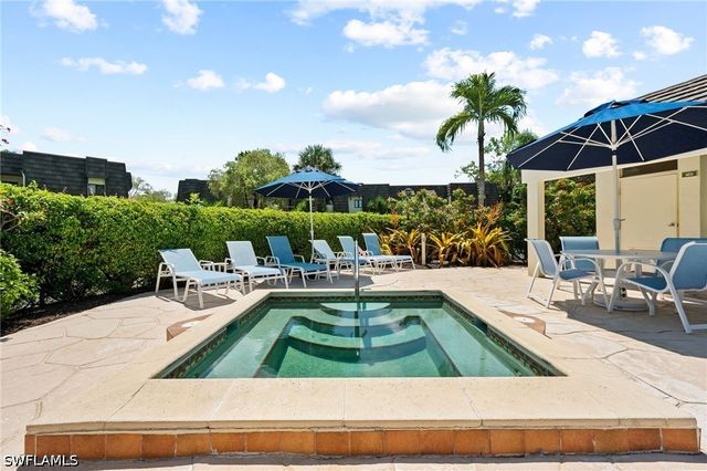 1656 Spoonbill LN B, Naples, FL 34105