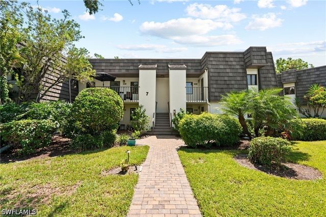 1656 Spoonbill LN B, Naples, FL 34105