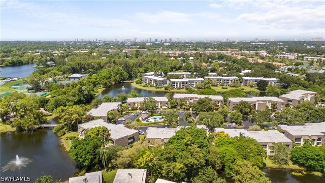 1656 Spoonbill LN B, Naples, FL 34105