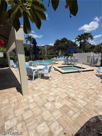 1656 Spoonbill LN B, Naples, FL 34105