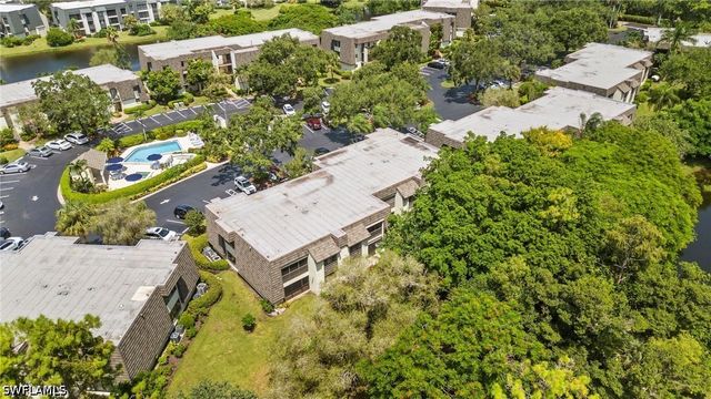 1656 Spoonbill LN B, Naples, FL 34105