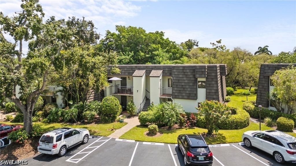 1656 Spoonbill LN B, Naples, FL 34105