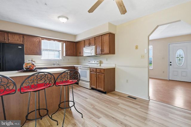 133 WILDFLOWER CREEK DR, Martinsburg, WV 25404