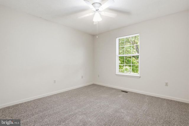 133 WILDFLOWER CREEK DR, Martinsburg, WV 25404