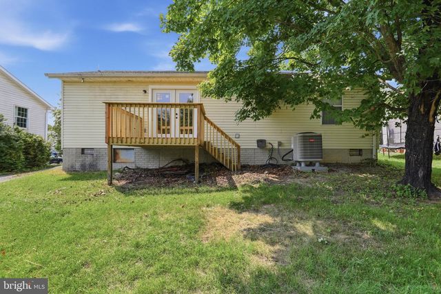 133 WILDFLOWER CREEK DR, Martinsburg, WV 25404