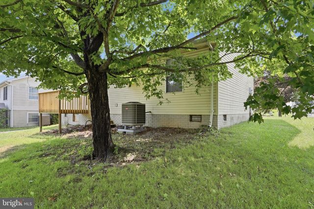 133 WILDFLOWER CREEK DR, Martinsburg, WV 25404