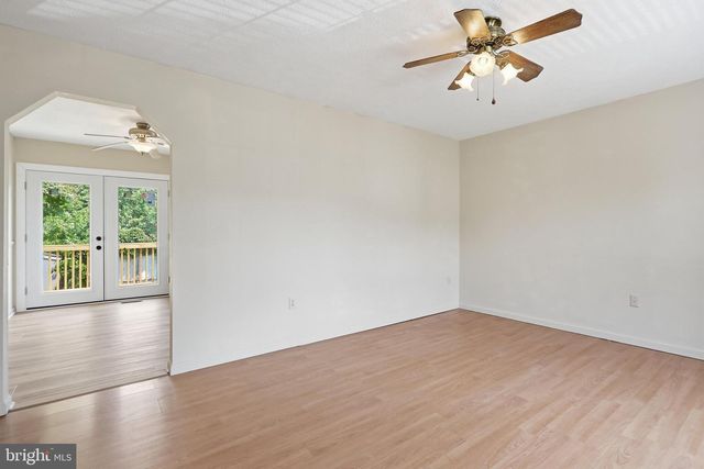 133 WILDFLOWER CREEK DR, Martinsburg, WV 25404