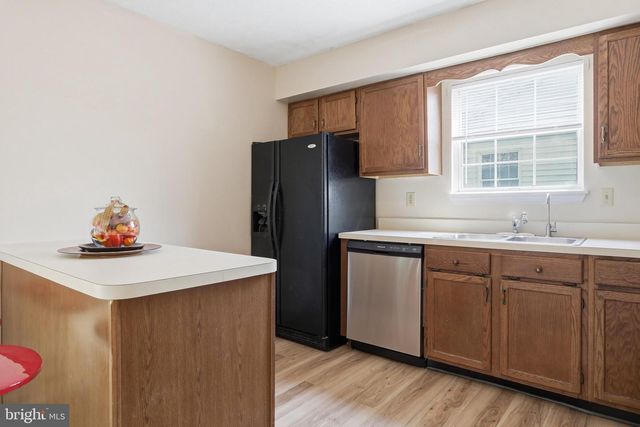 133 WILDFLOWER CREEK DR, Martinsburg, WV 25404